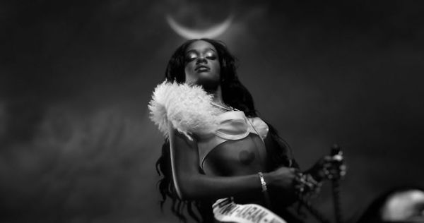 328550495876-azealia-banks-yung-rapunxel_music_video_ov